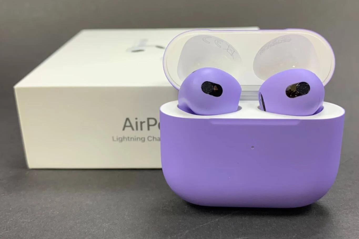Цветные airpods? Цветные airpods?