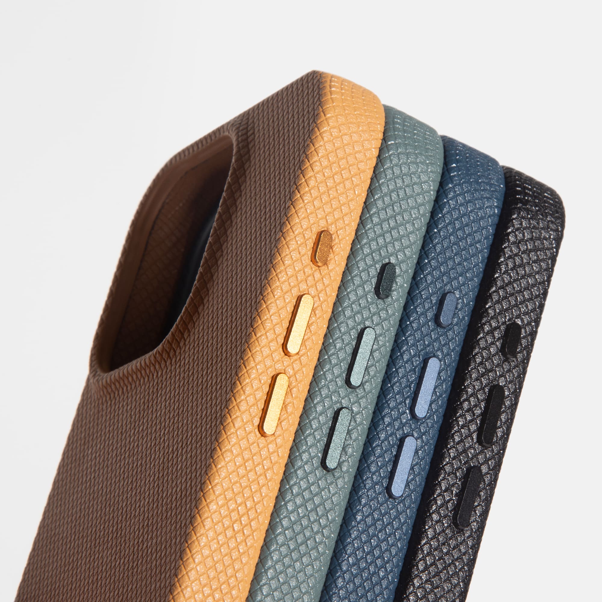 Чехол Native Union (RE)Classic Case MagSafe для iPhone 16, синий