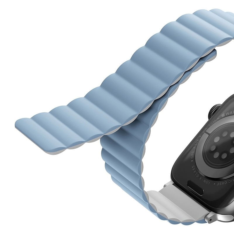 Фото Ремешок силиконовый двусторонний Uniq для Apple Watch (44,45,46,49 мм), белый-голубой На фото изображено Ремешок силиконовый двусторонний Uniq для Apple Watch (44,45,46,49 мм), белый-голубой