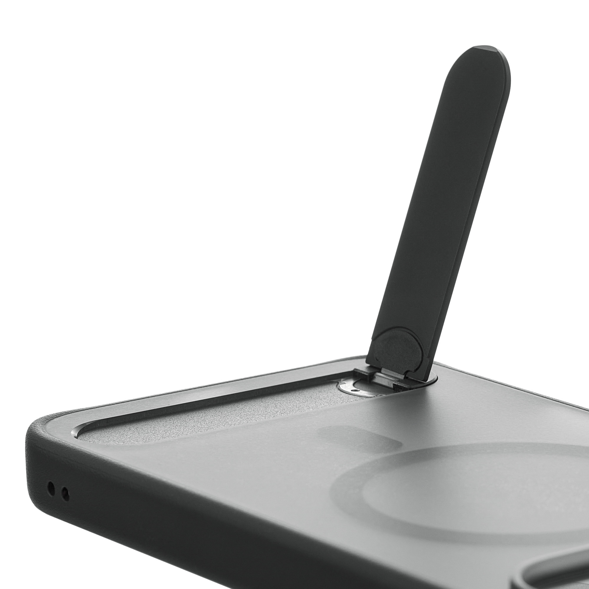 На фото изображено Чехол защитный uBear Stand 360° Mag Case для iPhone 17 Pro, черный