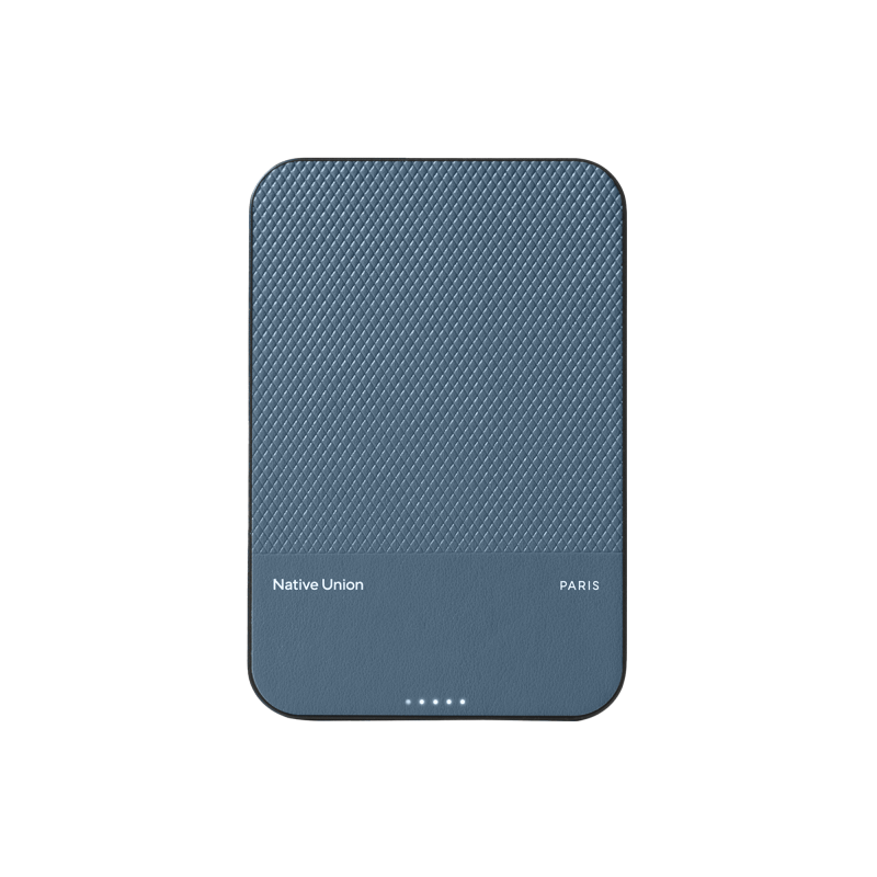 Фото Внешний аккумулятор MagSafe Native Union (Re)Classic Power Bank 5000mAh, синий На фото изображено Внешний аккумулятор MagSafe Native Union (Re)Classic Power Bank 5000mAh, синий