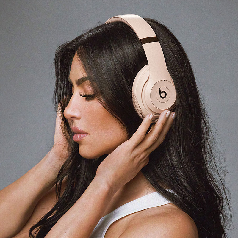 Беспроводные наушники Beats Studio Pro Kim Special Edition, лунный Беспроводные наушники Beats Studio Pro Kim Special Edition, лунный